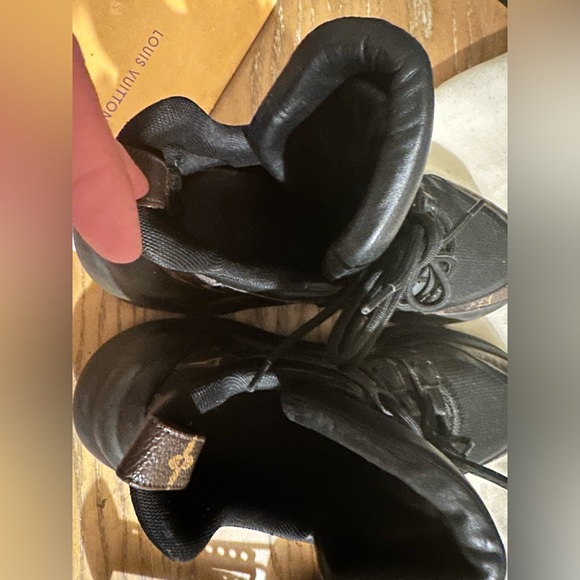 Louis Vuitton | Calfskin Patent Monogram Womens LV Archlight Sneakers 39 Black - Picture 14 of 16